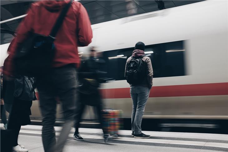 Im umfassenden Investitionsplan #italiaveloce sind auch Vorhaben für die Bahn in Südtirol. (Foto: Unsplash)