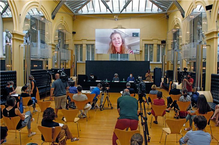 Expertin Isabel Rink informierte über die Leichte Sprache. (Foto: LPA/Greta Stuefer)