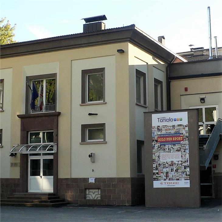 Das Triennium des Sportgymnasiums "Toniolo" in Bozen hat auf Fernunterricht umgestellt. (Foto: LPA/Liceo Toniolo))