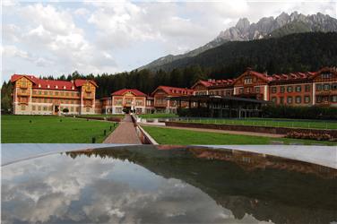 Das Kulturzentrrum Grand Hotel Toblach wird umfassend energetisch saniert und funktionell optimiert. (Foto: LPA)