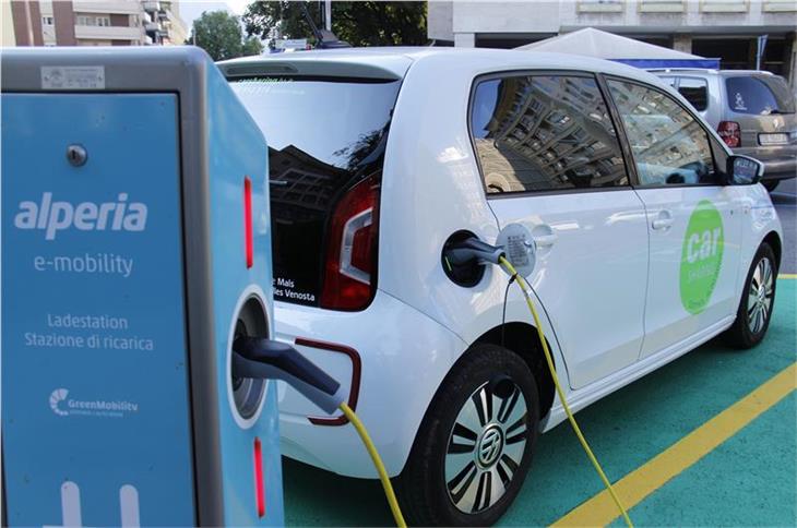 Das Maßnahmenprogramm des Landes für die Elektromobilität sieht den Ausbau der Ladeinfrastruktur sowie die Förderung bei Ankauf von Fahrzeugen vor. (Foto: LPA)