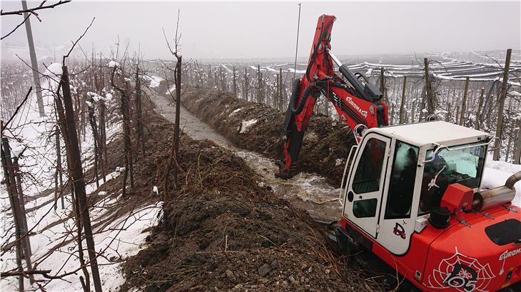 Auch die Techniker der Wildbachverbauung der Agentur für Bevölkerungsschutz sind in diesen Tagen im Einsatz, im Bild im Mühlbach bei Algund. (Foto: Agentur für Bevölkerungsschutz/Wildbachverbauung)