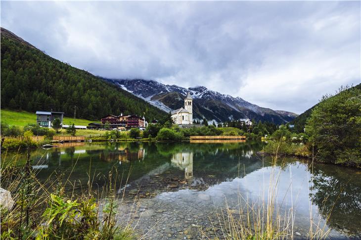 Das Land will die Nahversorgung auch in kleinen Orten im ländlichen Raum aufrecht halten und damit die Döfer lebendig. (Foto: Unsplash)