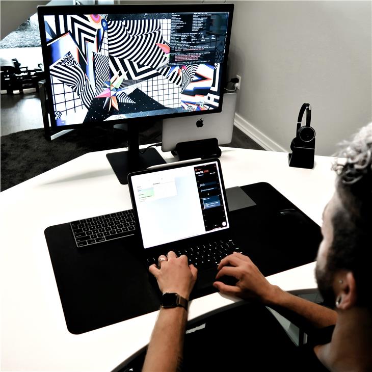 Eineinhalb Millionen Euro stellt das Land 2021 als Startkapital für innovative Start-ups zur Verfügung. (Foto: Unsplash)