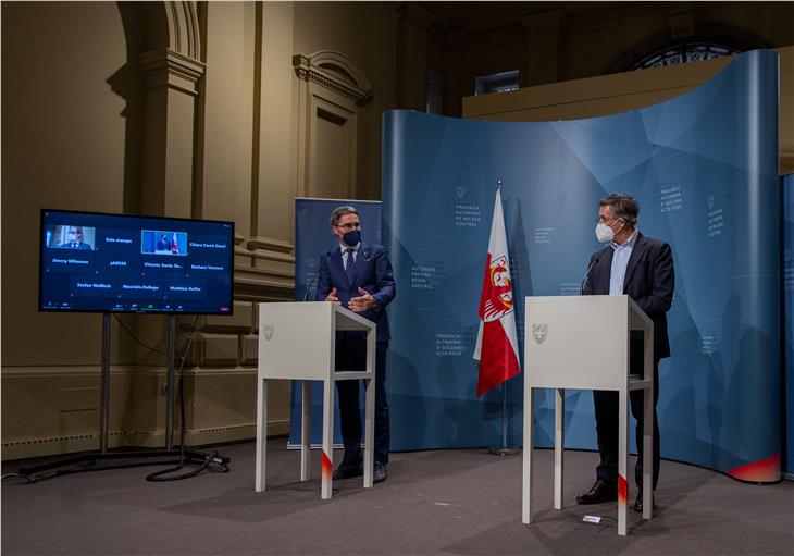 LH Kompatscher und LR Widmann: "Es braucht die Mithilfe aller, um massive Einschränkungen zu vermeiden!" (Foto: LPA/Fabio Brucculeri)