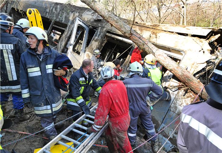 Neun Menschen starben und 28 Menschen wurden beim Zugunglück 12. April 2010 im Vinschgau verletzt. (Foto: LPA/Arno Pertl)