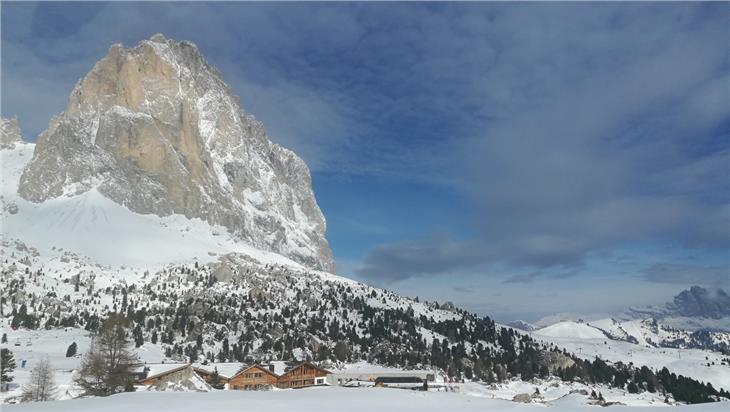 Mit Corona-Hilfen aus Rom und Bozen können angesichts der ausgefallenen Wintersaison Südtirols Wintersportgebiete rechnen. (Foto: Unsplash)