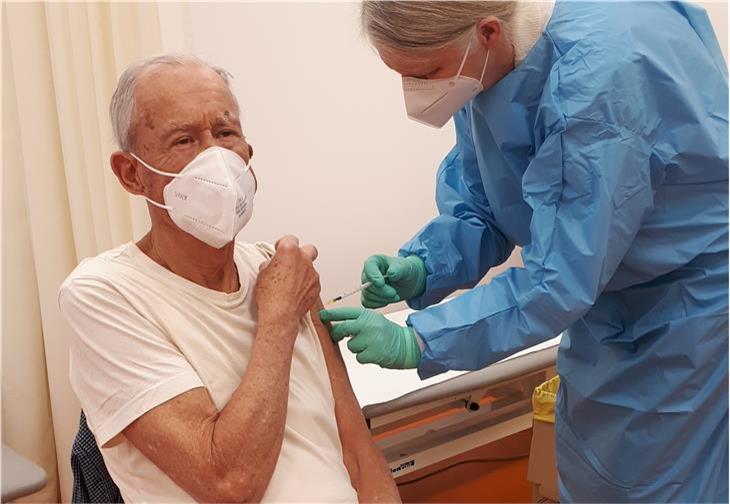 Die Vertreter der Ärtze, des Landes und Sanitätsbetriebes sind zuversichtlich: Die zukünftigen Impfungen werden schnell und erfolgreich erfolgen. (Foto: LPA/Stiftung St. Elisabeth)