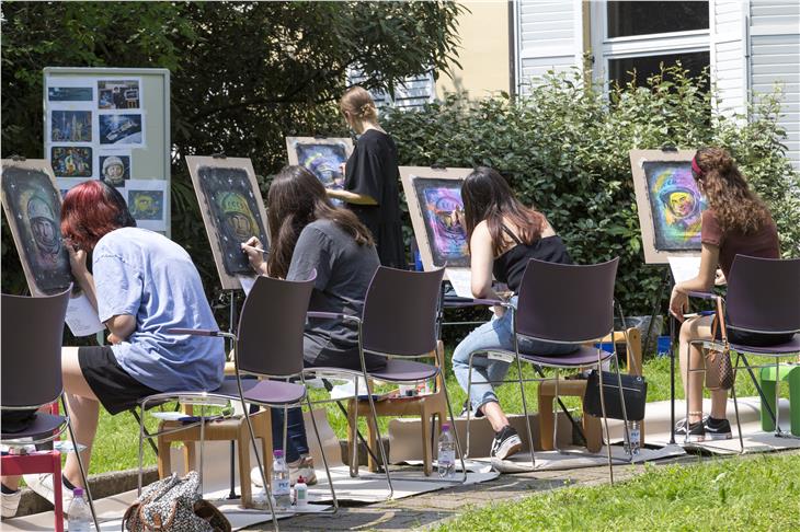 Beim 1. Termin von Art Rus haben sich Jugendliche künstlerisch mit der russischen Sprache und Kultur auseinandergesetzt. (Foto: LPA)