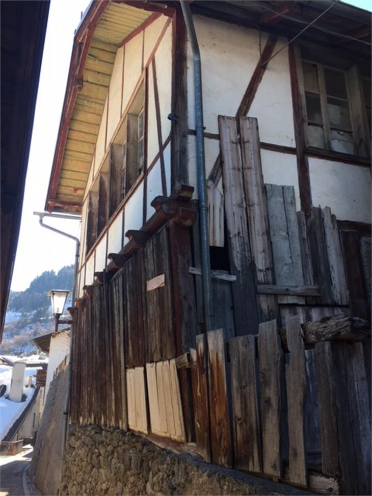 Bei dem Haus Nr. 80 in Stilfs handelt es sich um ein Fachwerkhaus mit Wandmalereien. (Foto: LPA/Landesdenkmalamt)