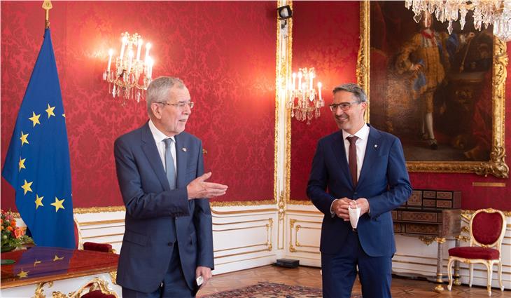 Präsident Van der Bellen (l.) und LH Kompatscher untermauerten die Bedeutung der Schutzfunktion Österreichs: Südtirol ist keine innerstaatliche Angelegenheit. (Foto: Carina Karlovits/HBF)