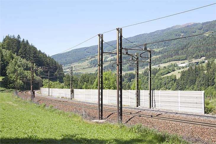 Die Brennerbahnlinie (im Bild bei Sterzing/Maibad) bleibt vom 2. bis 8. August zwischen Brenner und Franzensfeste gesperrt. (Foto:LPA/STA/Riller)