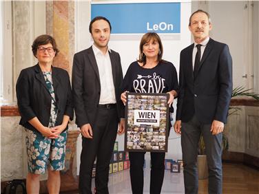 (v.l.n.r.) Barbara Weis, Direktorin des Amtes für Film und Medien, Landesrat Philipp Achammer, Landesrätin Beate Palfrader und Michael Kern vom Medienzentrum Tirol. Foto: Land Tirol
