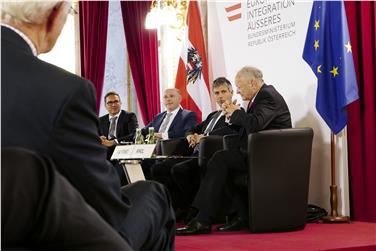 Strategiegespräch heute zum Thema Südtirol-Autonomie im Wiener Außenministerium - Foto: LPA/Dominik Holzer