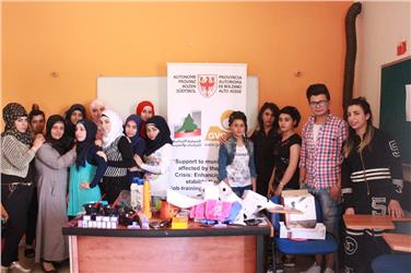 Junge Syrer und Libanesen besuchen die Berufskurse, die im Rahmen des Projektes, das vom Land Südtirol unterstützt wird, angeboten werden.