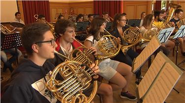 Die jungen Musiker proben im Kulturzentrum Toblach - Foto: EVTZ/Gnews