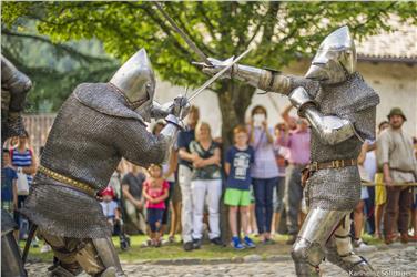 Auf Schloss Tirol geht es am 13. August wie im Mittelalter zu (FOTO: Karlheinz Sollbauer)