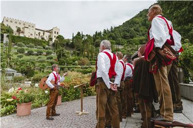 Chöre aus dem gesamten Alpenraum lassen am Sonntag, 3. September Trauttmansdorff erklingen. Foto: Die Gärten von Schloss Trauttmansdorff