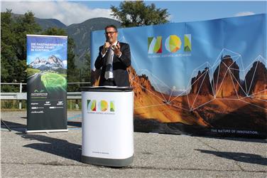 Wirtschafltandesrat Landeshauptmann Kompatscher bei der Vorstellung des neuen Technologieparks in Bruneck mit Schwerpunkt Automotive. Foto: BLS/Alexander Alber