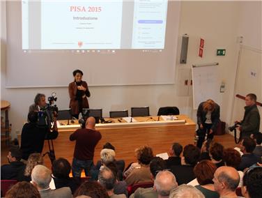 Die italienische Schulamtsleiterin Nicoletta Minnei bei der heutigen Vorstellung des Berichts zur PISA-Studie. Foto: LPA/fgo