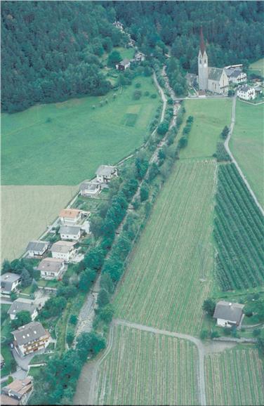 Das Amt für Wildbach- und Lawinenverbauung Nord hat damit begonnen, den Trametschbach im unteren Teil von Milland hochwassersicher zu verbauen. Foto: LPA/Amt für Wildbach- und Lawinenverbauung Nord
