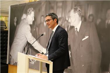 Landeshauptmann Kompatscher bei der Eröffnung der heutigen Veranstaltung - Foto: LPA/rm