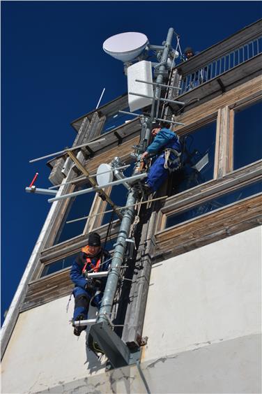 RAS-Mitarbeiter bei Montagearbeiten in Kurzras. Foto: RAS