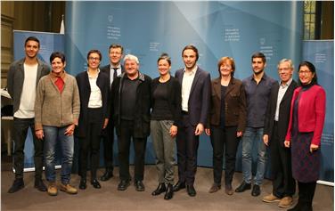 Allianz für mehr Bewegung: Hannes Fink, Patrizia Gozzi, Martina Rainer, Peter Höllrigl, Heinz Gutweniger, Monika Schwingshackl, Philipp Achammer, Martha Stocker, Anton Bernard, Günther Andergassen, Veronika Rieder - Foto: LPA/Ingo Dejaco