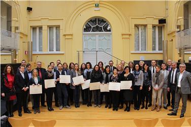 31 neue Gemeindesekretäre haben den Lehrgang abgeschlossen und ihre Diplome erhalten - Foto: LPA/rm