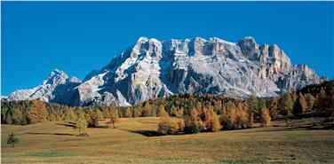 Insgesamt 2,1 Millionen Euro stehen den sieben Südtiroler Naturparks 2018 zur Verfügung. Im Bild die Kreuzkofel Gruppe im Naturpark Fanes Sennes Prags.