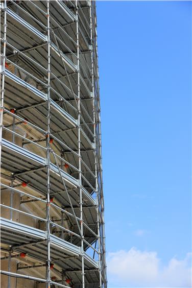 Niedrigere Heizkosten, mehr Wohnkomfort und steigender Immobilienwert sind nur einige der Vorteile der energetischen Sanierung bei Mehrfamilienhäusern. Foto: Landesamt für Energieeinsparung