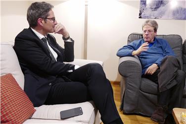 LH Kompatscher im Gespräch mit Ministerpräsident Gentiloni in Toblach - Foto: LPA/Dominik Holzer