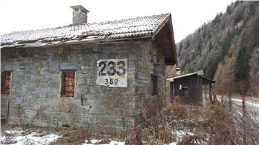 Das nun unter Schutz gestellte Bahnwärterhäuschen Nr. 233 am Brenner - Foto: LPA/Abteilung Denkmalpflege