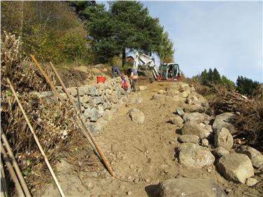 In 50.000 Arbeitstagen wurden im vergangenen Jahr fast 600 Projekte in Eigenregie schnell und unbürokratisch umgesetzt. Foto: LPA/Forstinspektorat Brixen