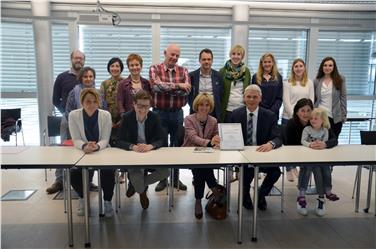 Der Auditrat, das Steuerungsorgan des audit familieundberuf in Südtirol, hat die Abteilung Arbeit besucht - Foto: LPA/ Ulrike Griesser
