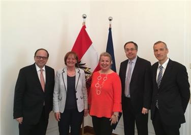 Die grenzüberschreitende Facharztausbildung stand im Mittelpunkt des Besuchs von Landesrätin Stocker in Wien. Foto: LPA/Astrid Pichler