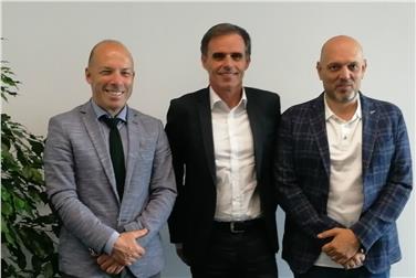 Über die nächsten Schritte zum Nationalpark Stilfserjoch hat sich LR Richard Theiner mit Regionalassessor Massimo Sertori (r.) abgestimmt, der in dieser Funktion auf Ugo Parolo (l.) gefolgt ist.