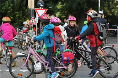 Oltre mille scolari e studenti hanno partecipato a Schoolbiker (Foto USP/Ökoinstitut)