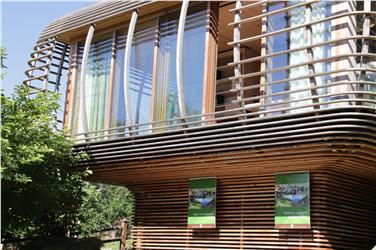 Una casetta della Carpenteria Lobis interamente realizzata in legno. Foto: USP/Maja Clara