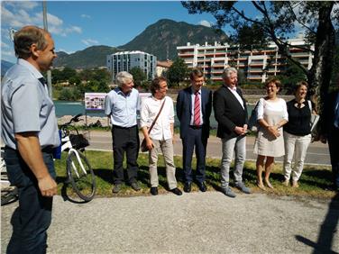 Al sopralluogo presenti il sindaco di Bolzano Caramaschi e l'assessora all'ambiente Maria Laura Lorenzini nonché rappresentanti di Alperia Greenpower - Foto: USP/Judith Weissensteiner