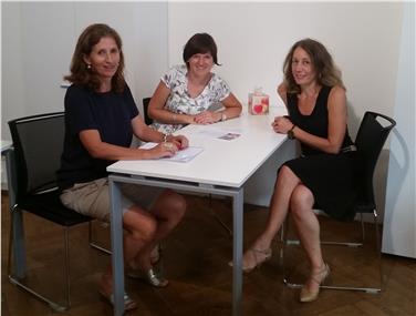 Il gruppo di lavoro che si occupa di Sostegno familiare precoce da sin. Christa Ladurner, Sabine Krismer, Sandra Girardi Foto: USP