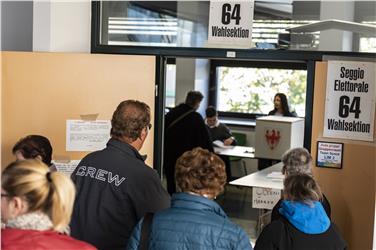 Aperti da stamani alle 7 i seggi. Chiuderanno alle 21 Foto Usp Ivo Corrà