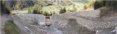 Sul Rio di Montegrande è stata realizzata una briglia di contenimento con antistante barriera. Foto: USP/Ufficio bacini montani nord