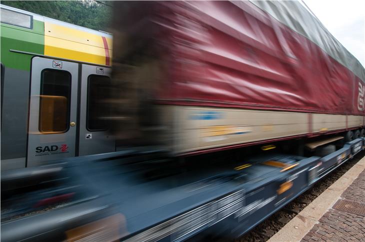 Spostare il traffico pesante da gomma a rotaia per trasformare l'asse del Brennero in un Green Corridor (Foto USP)