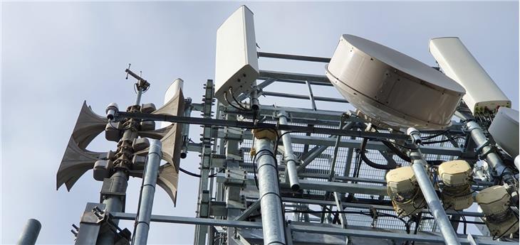 Prova d'allarme della Protezione civile, nella foto la sirena della nuova sede della RAS (Foto RAS)