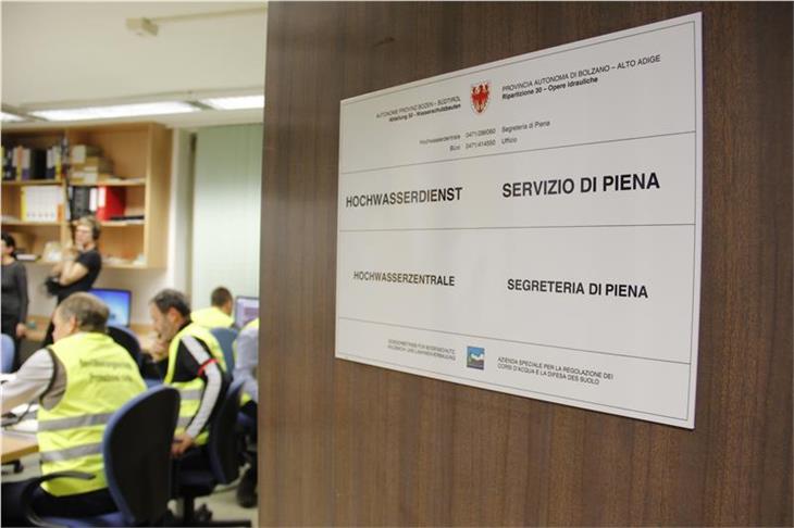 Esercitazione antipiena su Adige e Isarco della Protezione civile provinciale venerdì 15 novembre. Qui la Centrale di via Cesare Battisti 23 a Bolzano (Foto: ASP/Maja Clara)
