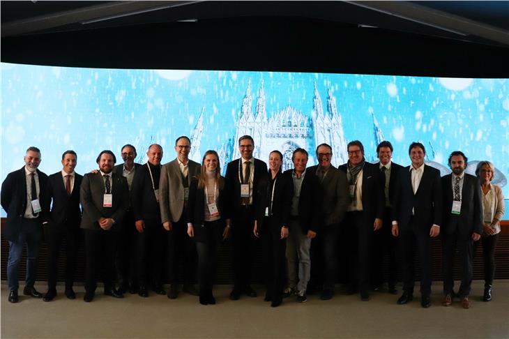 La delegazione altoatesina presente a Milano per il kick-off delle Olimpiadi invernali 2026 (Foto: ASP/Michele Bolognini)