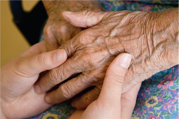 Attualmente in Alto Adige operano 23 gruppi di valutazione composti da infermieri e da operatori sociali presenti in 12 sedi che effettuano sul posto gli incontri con i pazienti allo scopo di valutare il fabbisogno assistenziale (Foto:ASP)