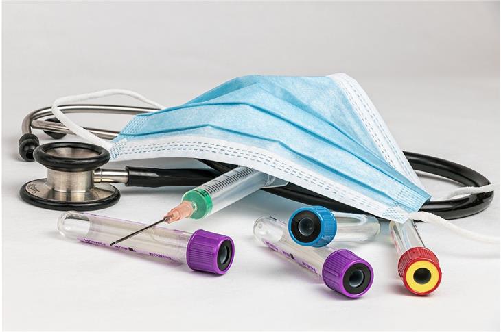 Prosegue incessante il lavoro per esaminare i tamponi (Foto:ASP/pixabay)