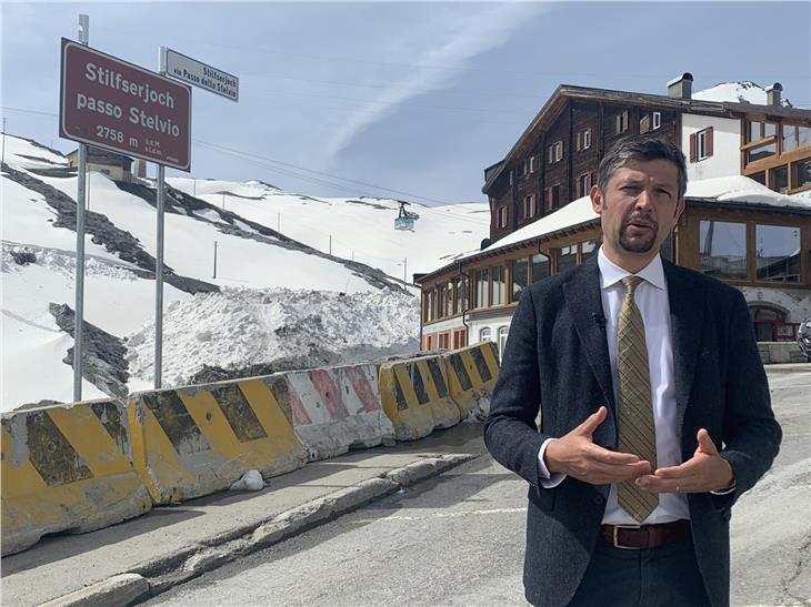 Assessore Alfreider: In base alla situazione attuale e alle limitazioni di transito che vigono ancora fra gli stati e le regioni, la strada di Passo Stelvio dovrebbe riaprire il 3 giugno (Foto: ASP)